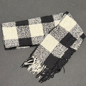 American Eagle Outfitters Black and White Checkered Scarf